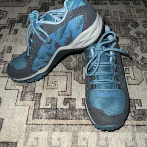 Merrell Q form 2 hiking books 5.5 never used